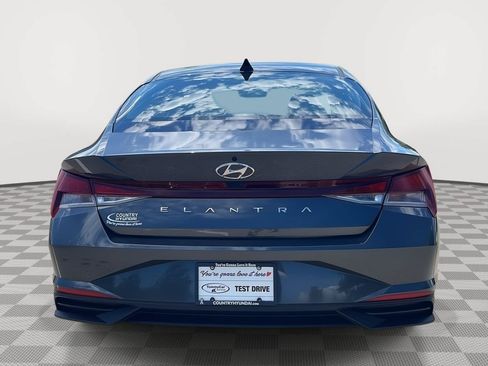 Used 2023 Hyundai Elantra SEL w/ Convenience Package FWD image 7
