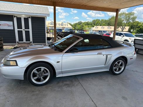 Used 2003 Ford Mustang GT RWD image 12