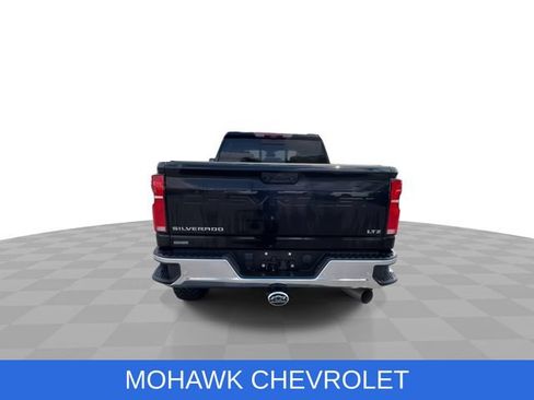 Used 2025 Chevrolet Silverado 2500 LTZ w/ LTZ Convenience Package AWD/4WD image 8
