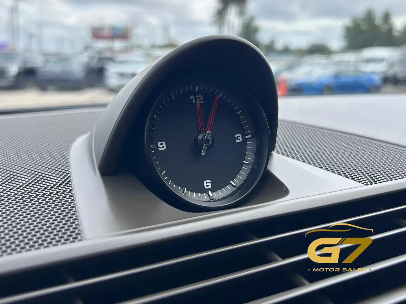 Used 2018 Porsche Panamera RWD image 24