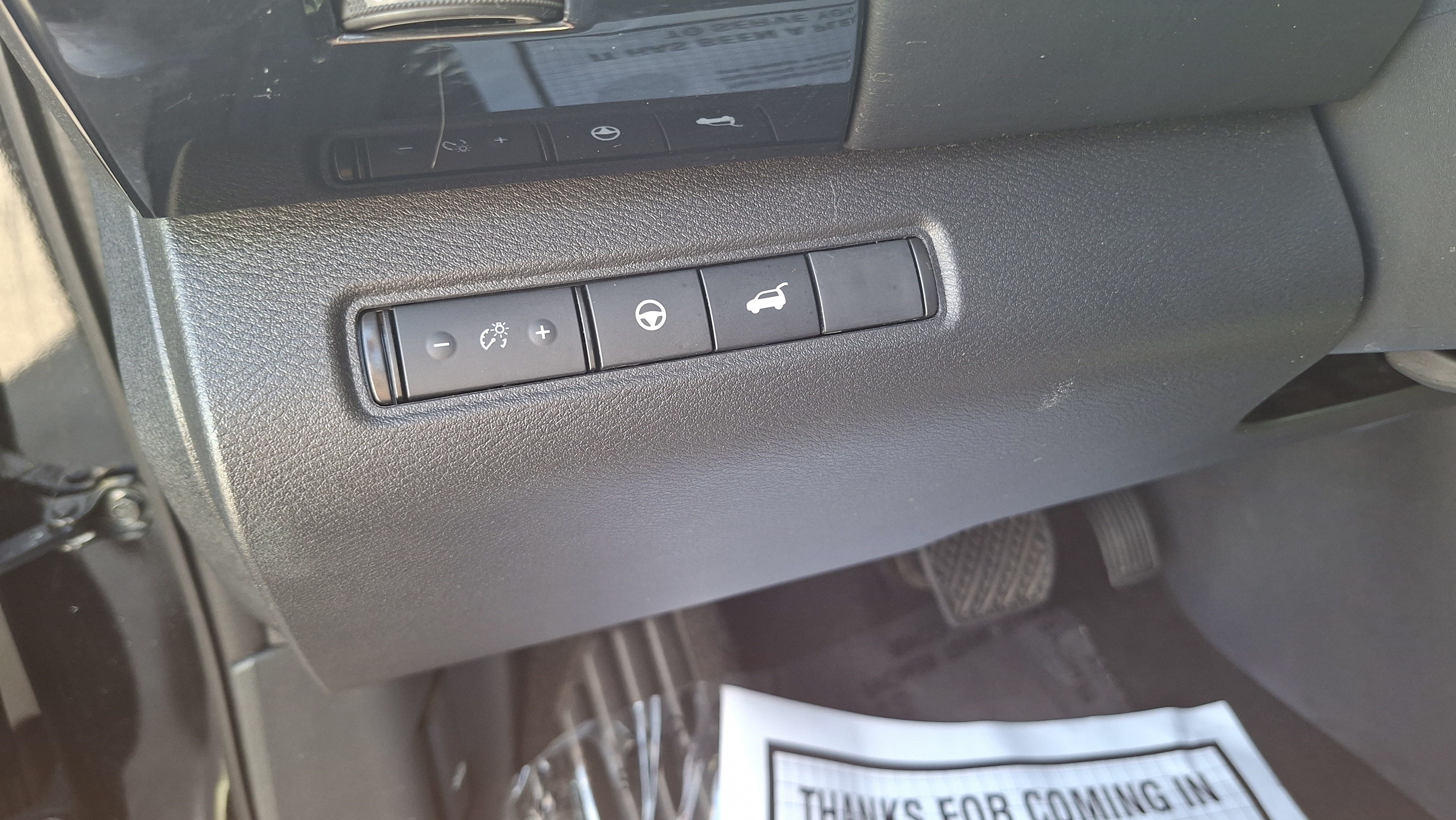 Certified 2025 Nissan Pathfinder SV FWD image 10