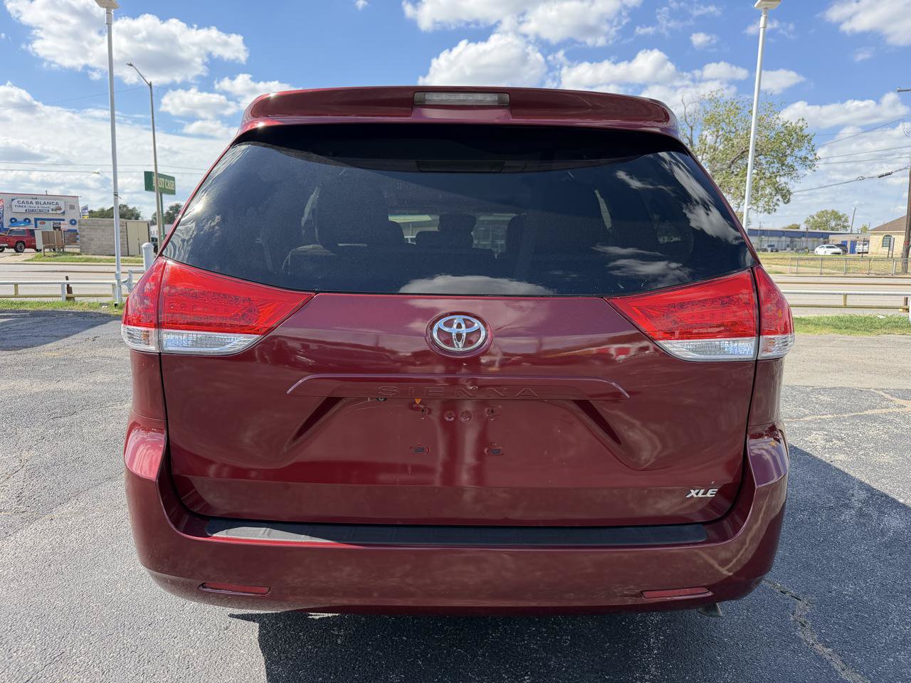 Used 2012 Toyota Sienna XLE FWD image 6