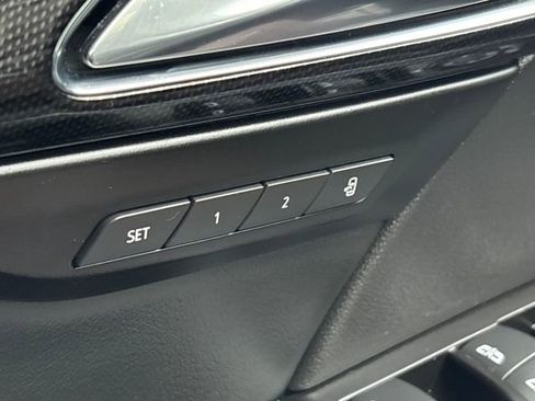 Used 2023 Buick Envision Essence image 13