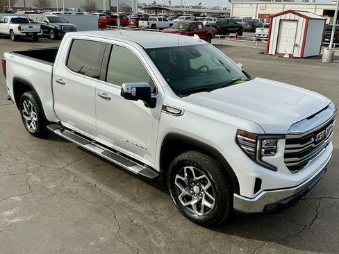 Used 2023 GMC Sierra 1500 SLT image 4