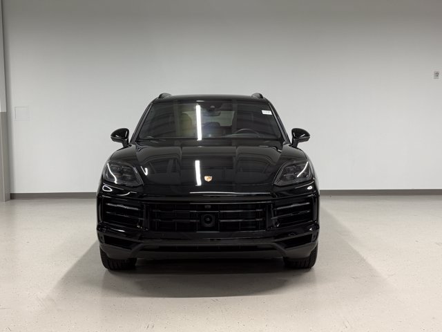 Certified 2025 Porsche Cayenne E-Hybrid w/ Premium Package Plus AWD/4WD image 10