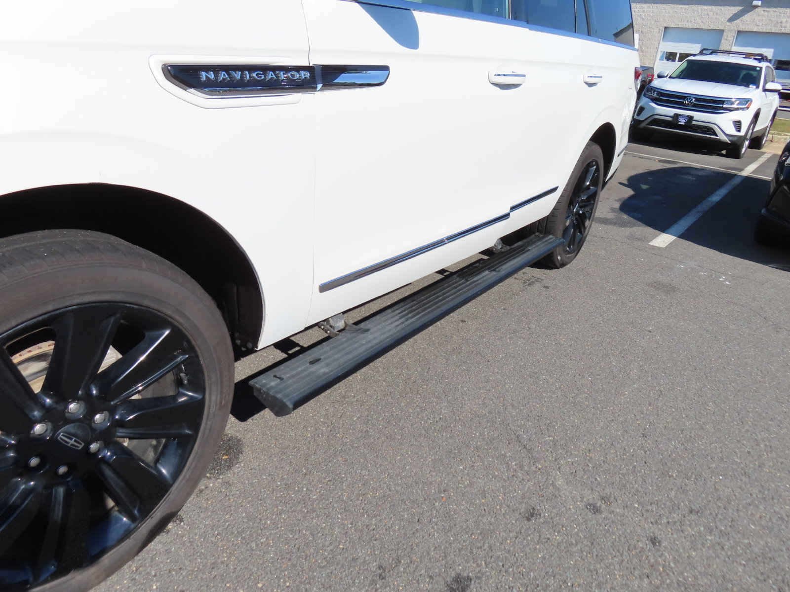 Used 2023 Lincoln Navigator Black Label AWD/4WD image 10