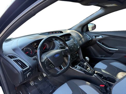 Used 2018 Ford Focus ST image 9