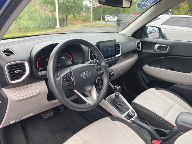 Used 2025 Hyundai Venue SEL FWD image 10