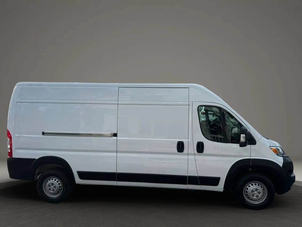 Used 2025 RAM ProMaster 2500 w/ Convenience Group FWD image 6