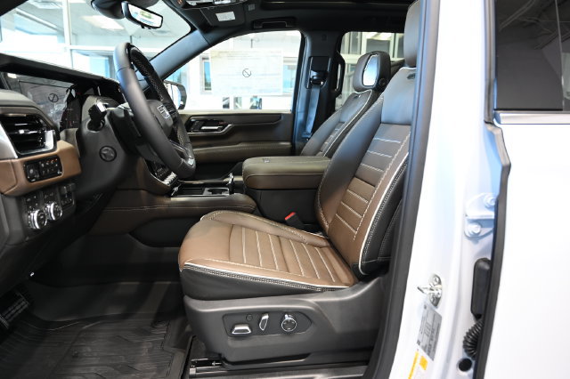 New 2026 GMC Yukon XL Denali Ultimate AWD/4WD image 12