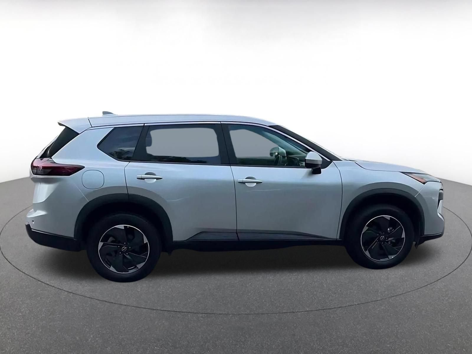 Used 2025 Nissan Rogue SV AWD/4WD image 15