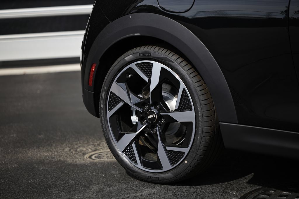 New 2026 MINI Cooper 2-Door Hardtop FWD image 6