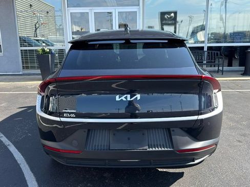 Used 2022 Kia EV6 Light RWD image 6