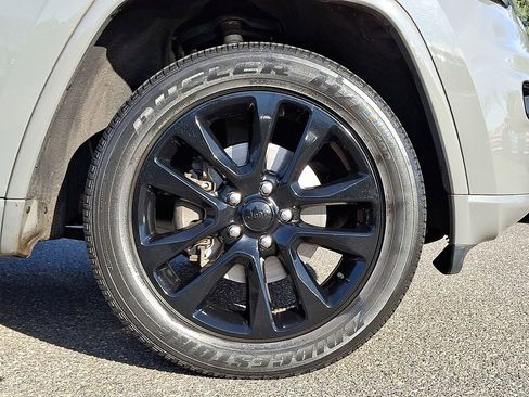 Used 2020 Jeep Grand Cherokee Altitude image 9