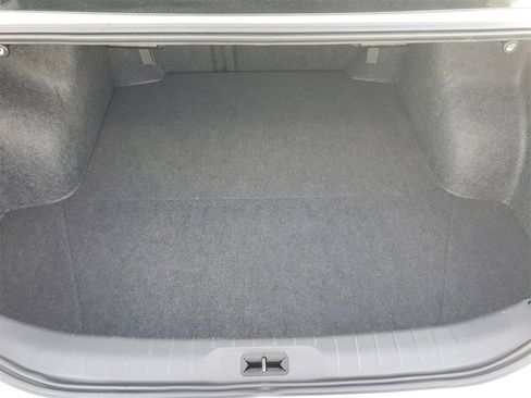 Used 2020 Nissan Altima 2.5 SR w/ Premium Package image 9