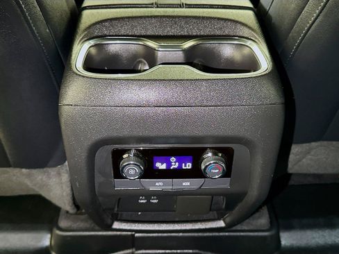 Used 2026 Chevrolet Traverse Z71 w/ Enhanced Driving Package AWD/4WD image 24