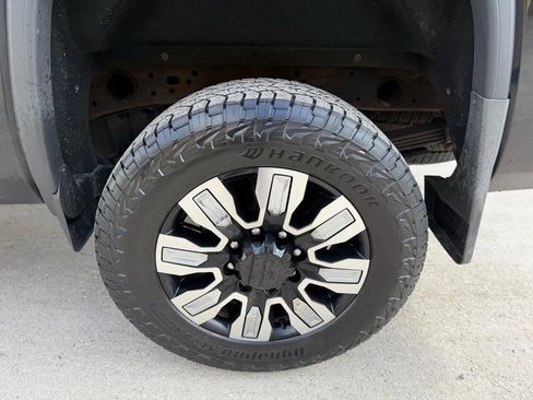 Used 2017 GMC Sierra 2500 Denali w/ Duramax Plus Package image 10