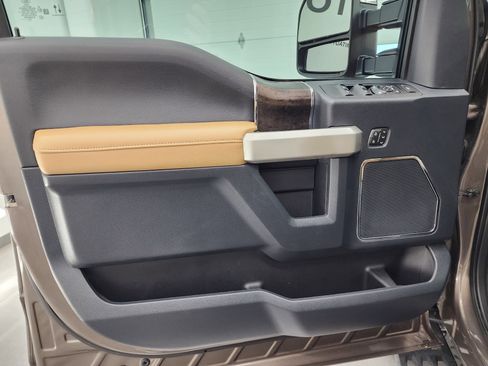 Used 2022 Ford F250 Lariat w/ Tremor Off-Road Package image 37