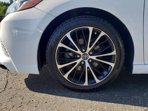 Used 2018 Toyota Camry SE image 22
