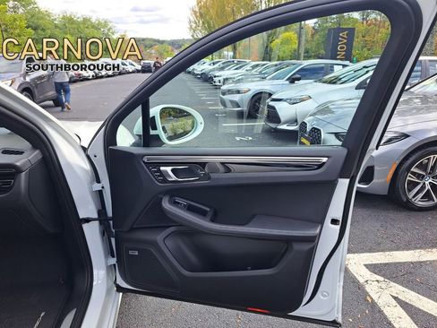 Used 2021 Porsche Macan S image 15