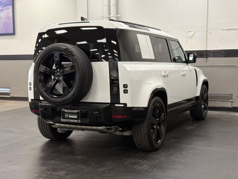 Used 2026 Land Rover Defender 110 X-Dynamic SE AWD/4WD image 12