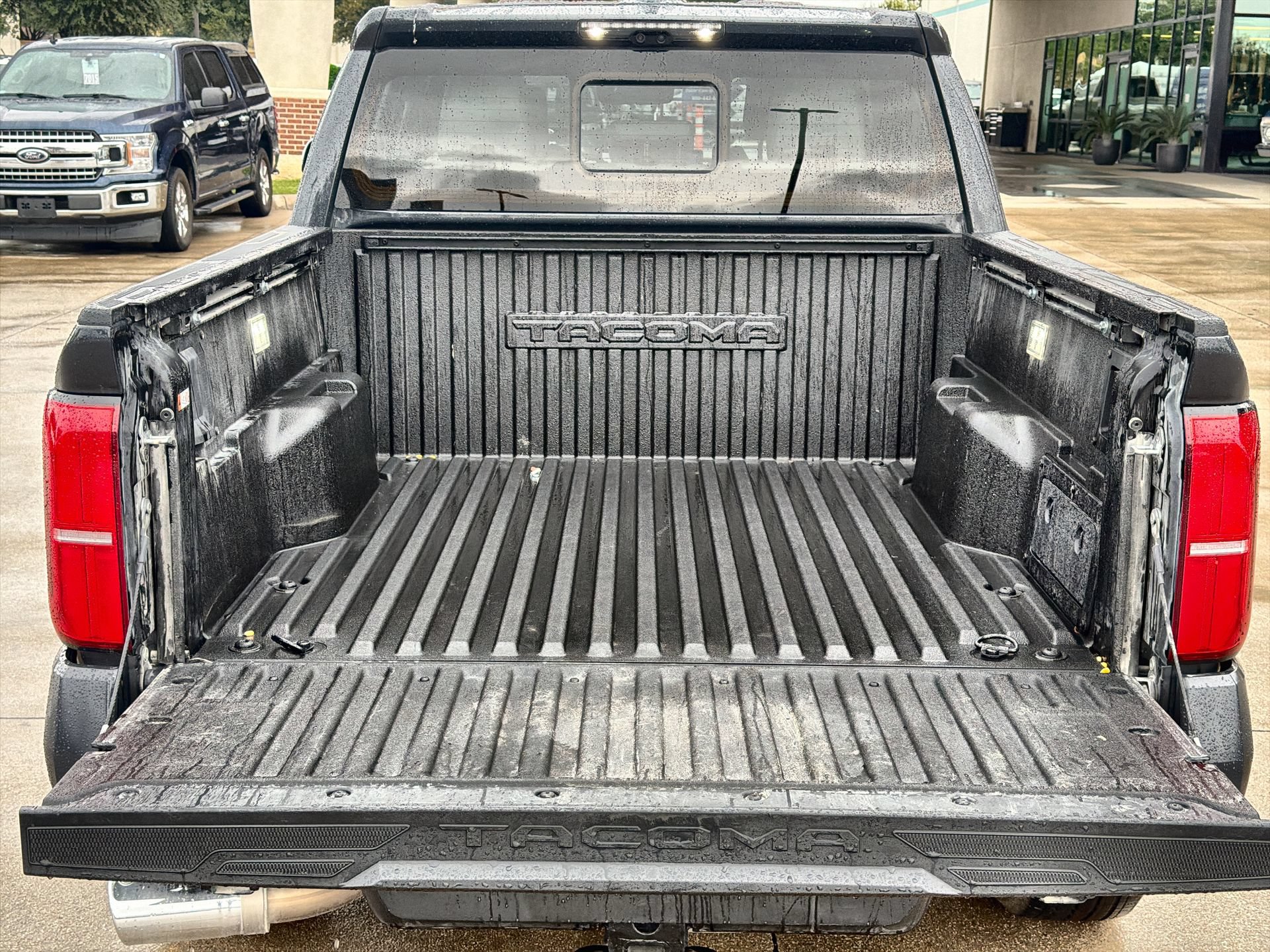 Used 2024 Toyota Tacoma Limited w/ Limited Package (LT) AWD/4WD image 16
