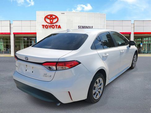 Used 2023 Toyota Corolla LE image 3