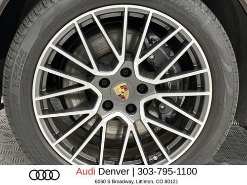 Used 2023 Porsche Cayenne Coupe AWD/4WD image 10