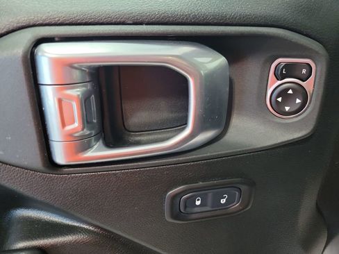 Used 2021 Jeep Wrangler Unlimited Sport AWD/4WD image 32