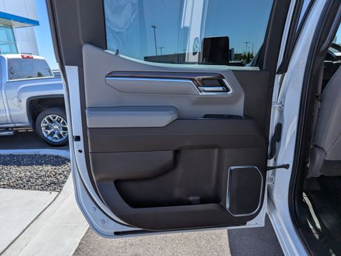 Used 2024 Chevrolet Silverado 1500 RST AWD/4WD image 30