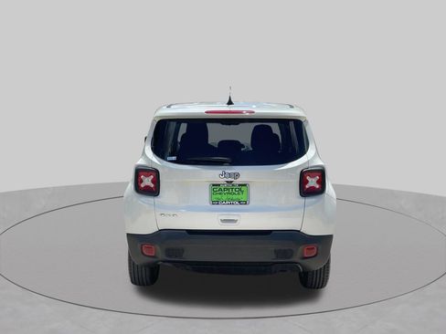 Used 2023 Jeep Renegade Latitude AWD/4WD image 5