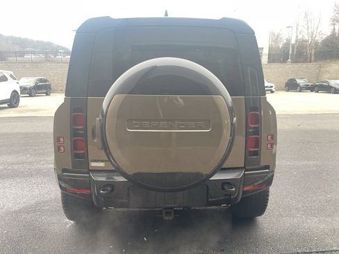 Used 2025 Land Rover Defender 110 X-Dynamic SE image 5