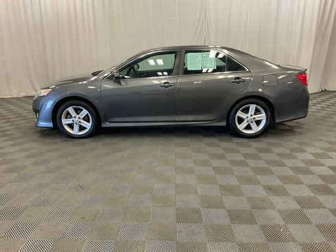 Used 2014 Toyota Camry SE FWD image 15
