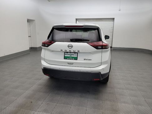 Used 2024 Nissan Rogue SV AWD/4WD image 7