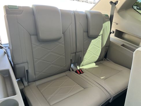 Used 2024 Volkswagen Atlas SE w/ Panoramic Sunroof Package image 31