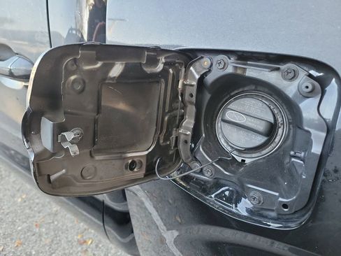 Used 2022 Toyota Tacoma SR w/ SR Convenience Package image 21