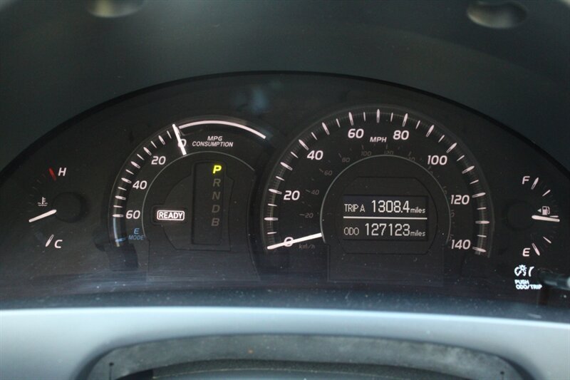 Used 2009 Toyota Camry Hybrid w/ Upgrade Pkg w/ Navigation FWD image 7