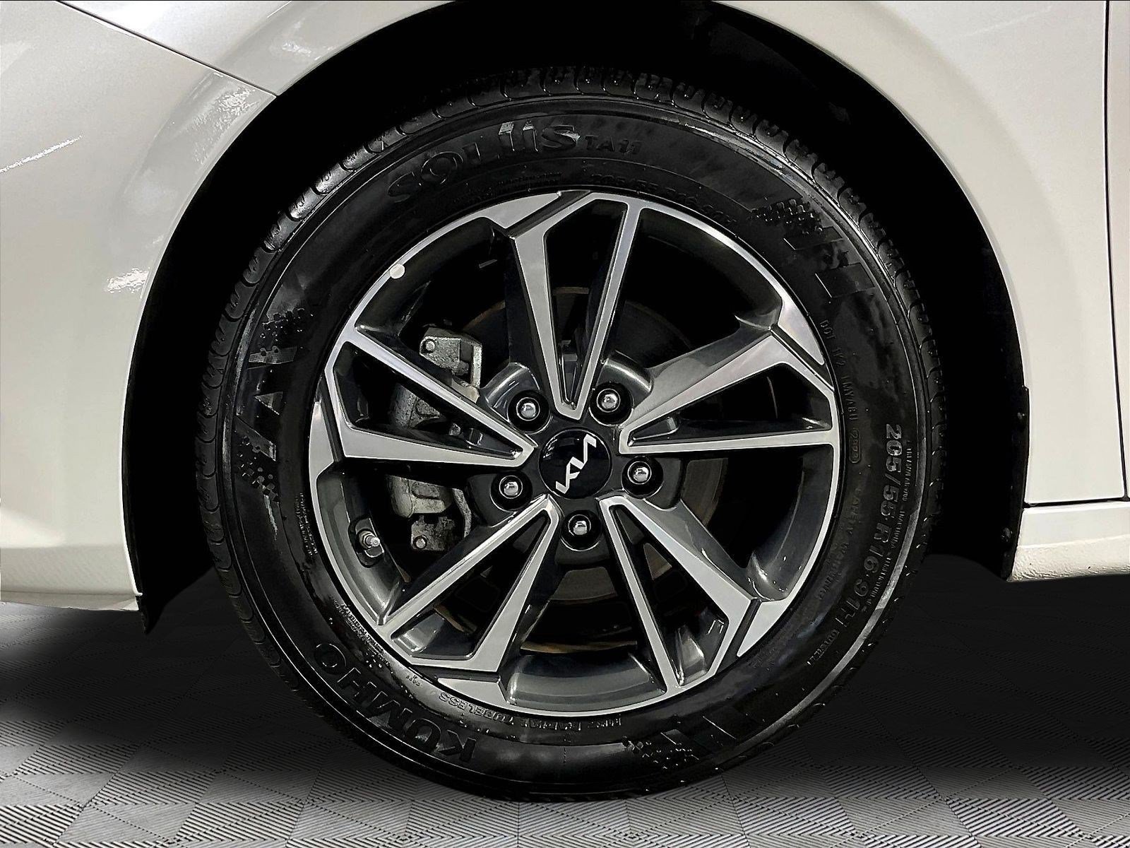 Used 2024 Kia Forte LXS w/ LXS Technology Package FWD image 34