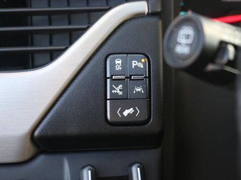 Used 2020 GMC Yukon Denali w/ Open Road Package image 32