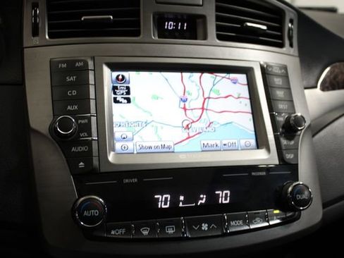 Used 2012 Toyota Avalon Limited image 21