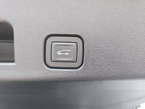 Used 2025 Buick Enclave Sport Touring w/ Power Package FWD image 14