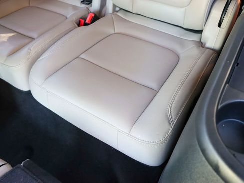 Used 2019 Ford Explorer Limited FWD image 18