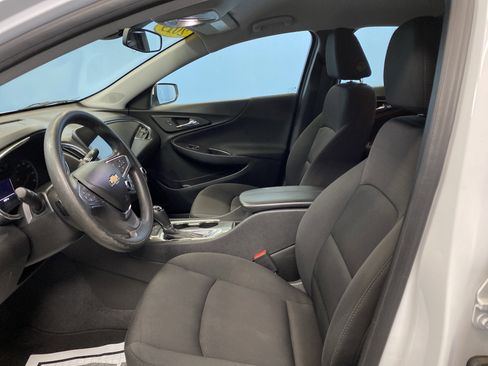Used 2019 Chevrolet Malibu LT image 9