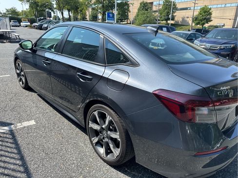 Used 2025 Honda Civic Sport Touring image 4