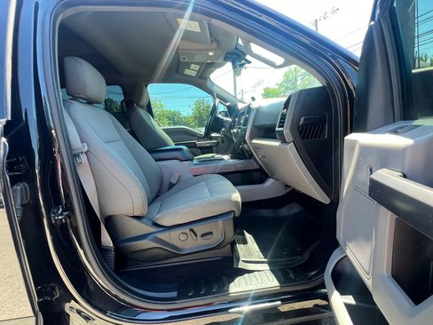 Used 2019 Ford F150 XLT w/ Equipment Group 302A Luxury AWD/4WD image 31