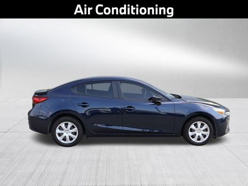 Used 2017 MAZDA MAZDA3 Sport FWD image 6