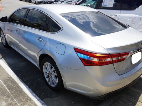 Used 2013 Toyota Avalon XLE Premium FWD image 7