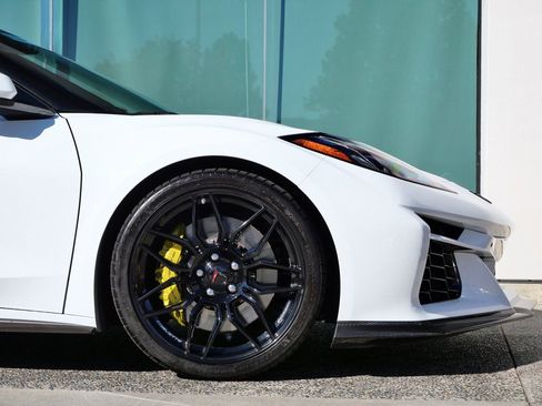 Used 2024 Chevrolet Corvette Z06 image 10