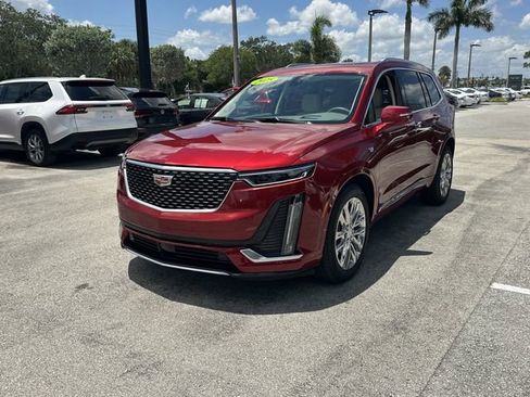 Used 2025 Cadillac XT6 Premium Luxury w/ Technology Package FWD image 2