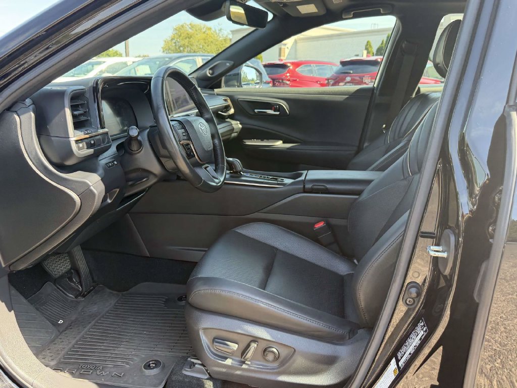 Certified 2023 Toyota Crown AWD/4WD image 17